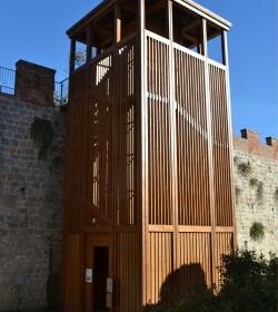 Mura – Torre di legno